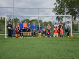 Laatste training S.K.N.W.K. JO7-1 (partijtje tegen de ouders) van maandag 27 mei 2024 (178/180)